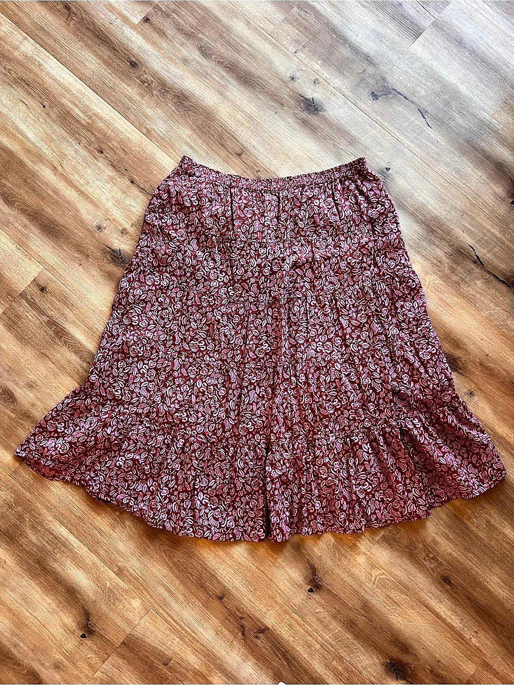 Like New Dip XL Women’s Floral Tiered Skirt Red & Pink